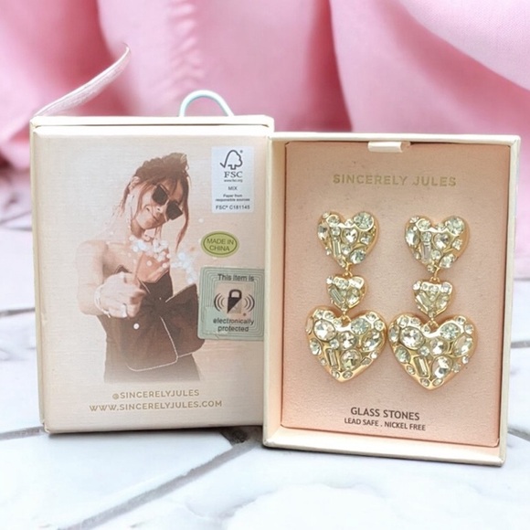 SINCERELY JULES NEW IN GIFT BOX 3 DROP HEART EARRINGS GLASS STONES GOLD TONE - Picture 3 of 8